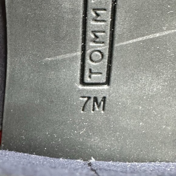 Tommy Hilfiger Pumps Blue Suede 3.5” Chunky Block Heels Burgundy Gold Trim - Picture 7 of 10